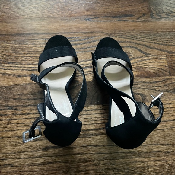 Strappy Heels with silver buckle - Picture 5 of 7